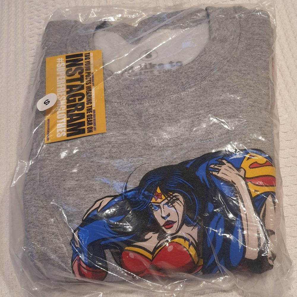 SuperFresh Crew Neck Sweatshirt "Support" Collection Wonder Woman Superman NWT